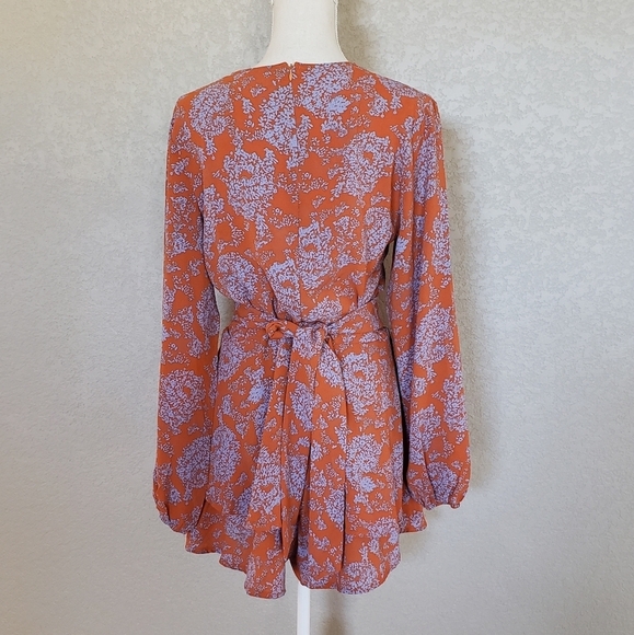 No  brand flora print deep v Neck shirt romper size Medium - Picture 8 of 12